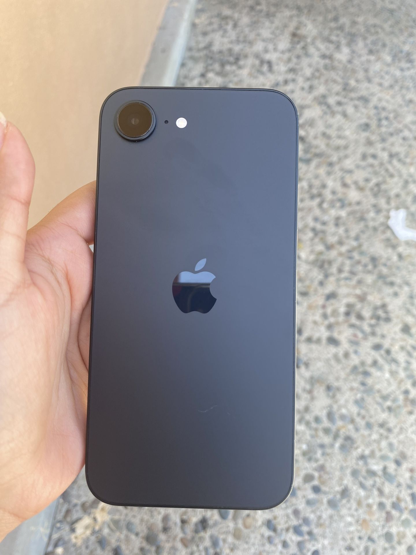 iPhone 16 E