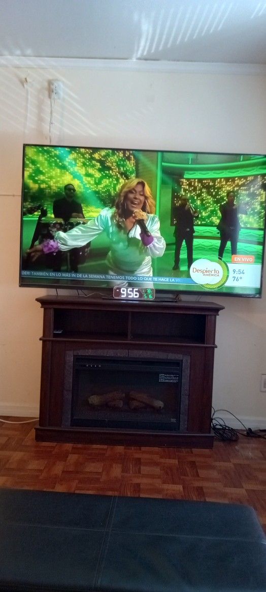 70 Inch Vizio Smart Tv With Electric Fire Place