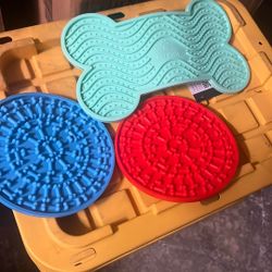 Dog lick mats
