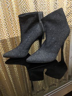 Size 8 glitter boots good for dress up
