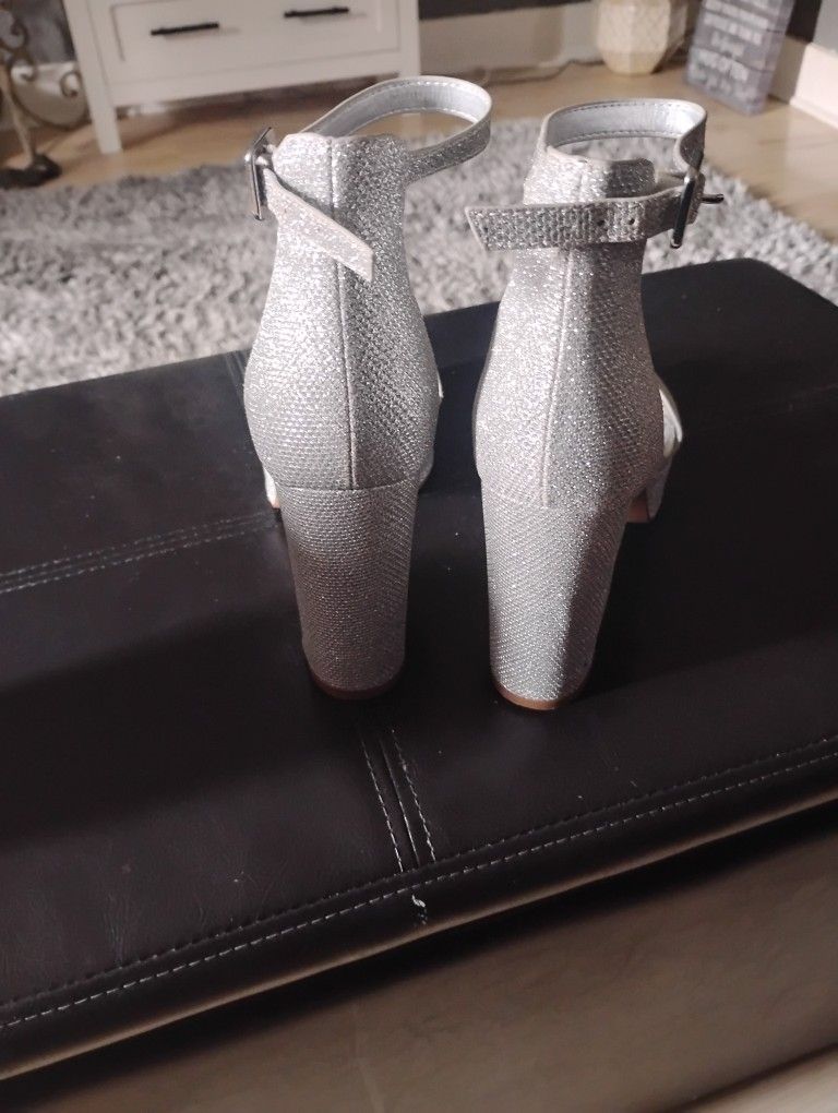 Silver Bling Heels,Size 71/2 Womans
