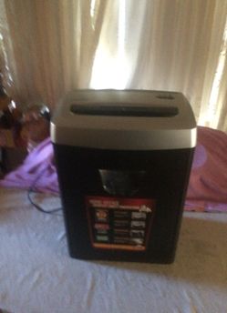 Paper Shredder. Followes DM12C