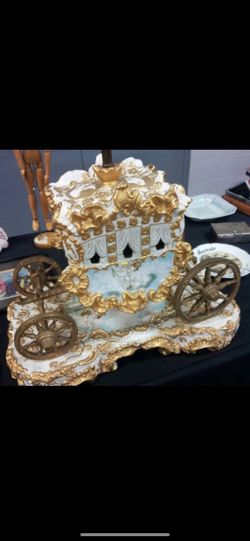 $575.00 ITALY Porcelain coach BEAUTIFUL