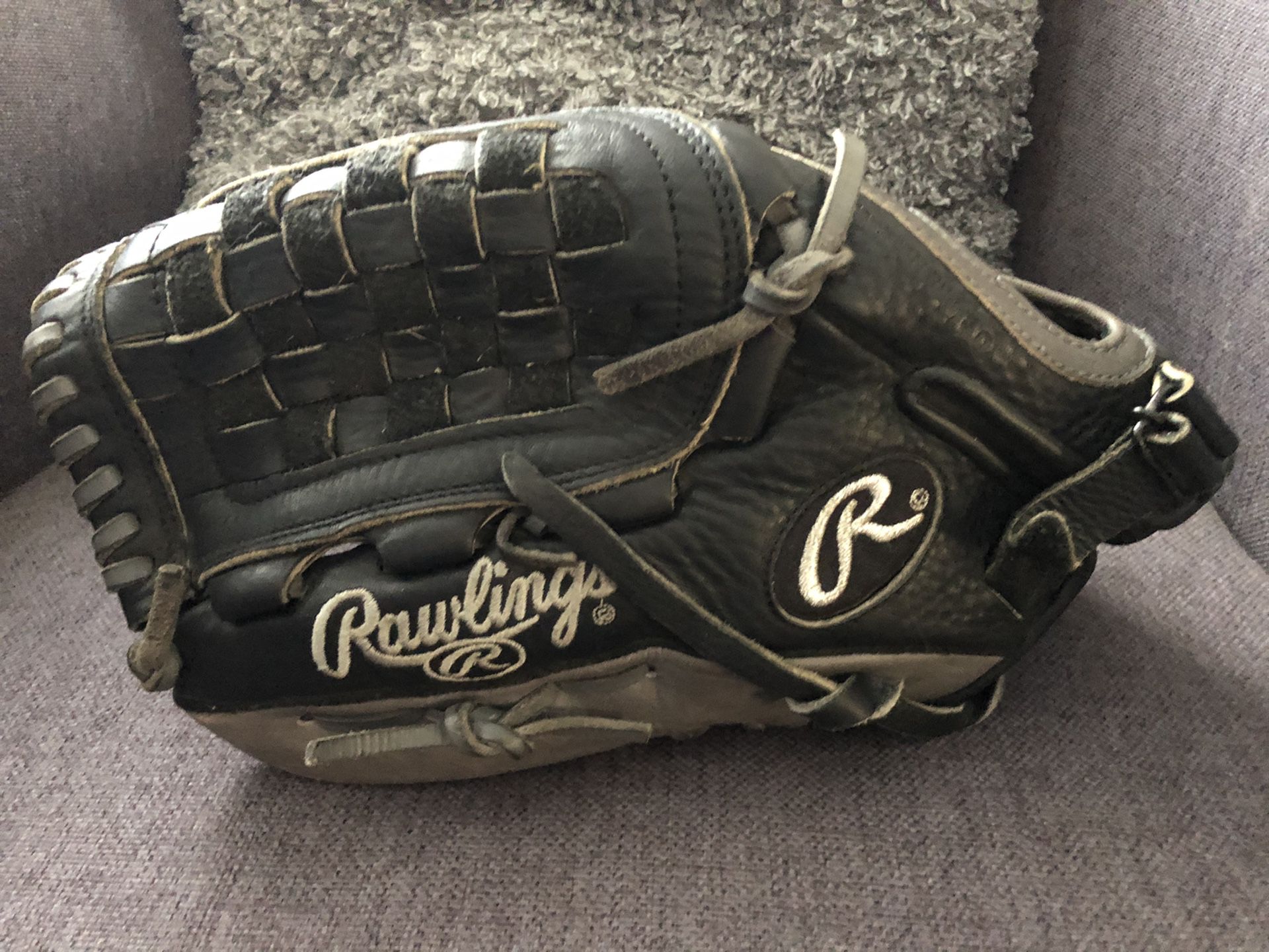 Rawlings Silverback 13” softball glove