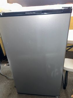 Mini fridge