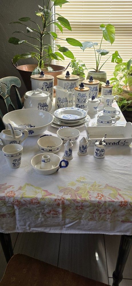 Metlox Poppytrail 1950's Dinnerware