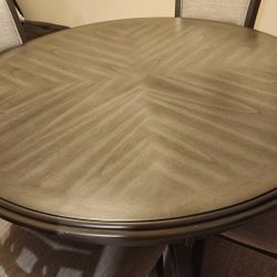 Round Table with 4 Chairs