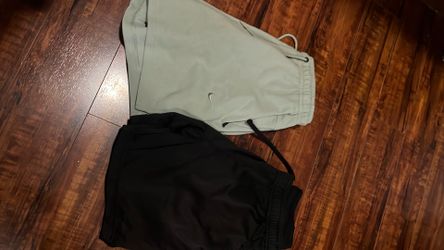 Men’s / youth Hollister & Nike shorts