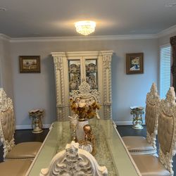 Royal French Dinning Table Set 