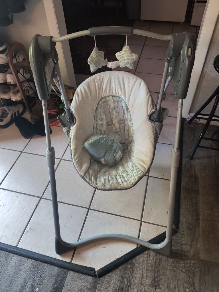 GRACO COMPACT BABY SWING