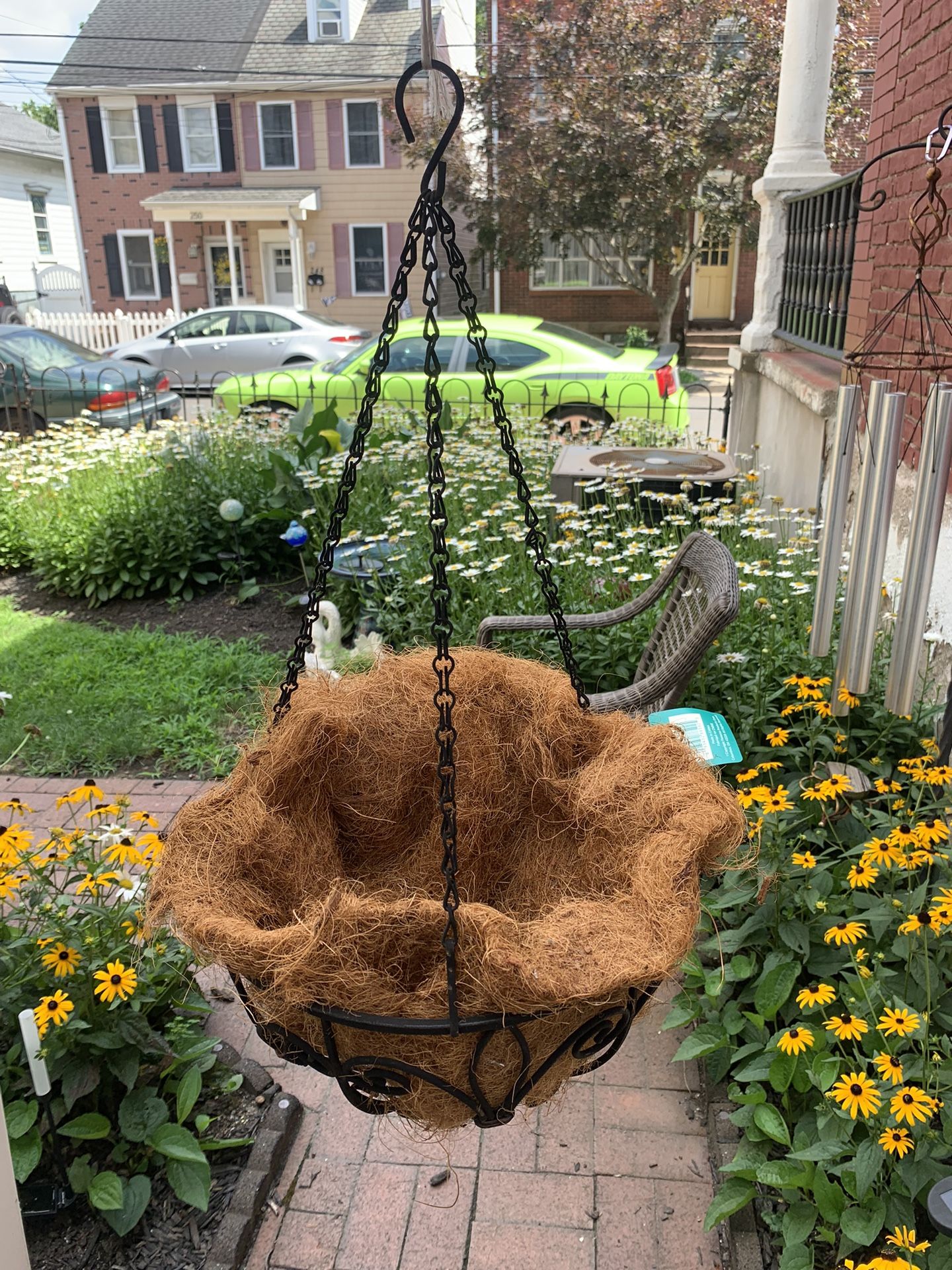 Basket 12 inch Hanging metal Basket with coconut fiber Liner