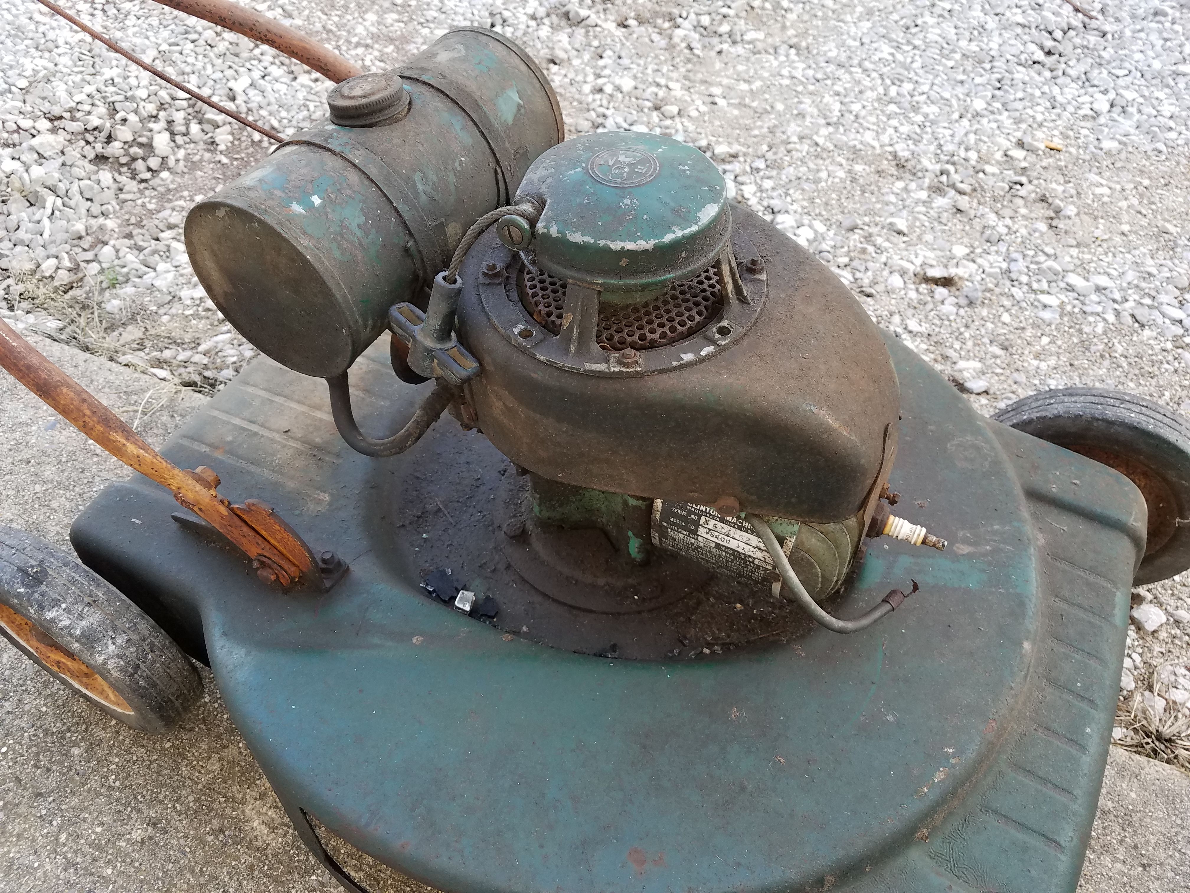 Antique REO MOTORS Push Mower With Clinton VS 400 2 Stroke Engine