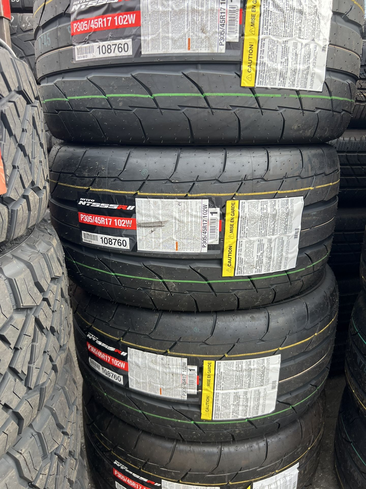 305/45/17 Nitto NT555Rll $340 Cada Llanta , Tenemos Todas Las Marcas Y Medidas 