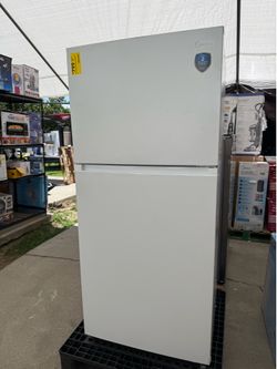 Fingerprint Resistant 18.1-cu ft Standard-Depth 30-in Wide Top-Fre...