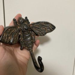 Rare cast iron bee hook 