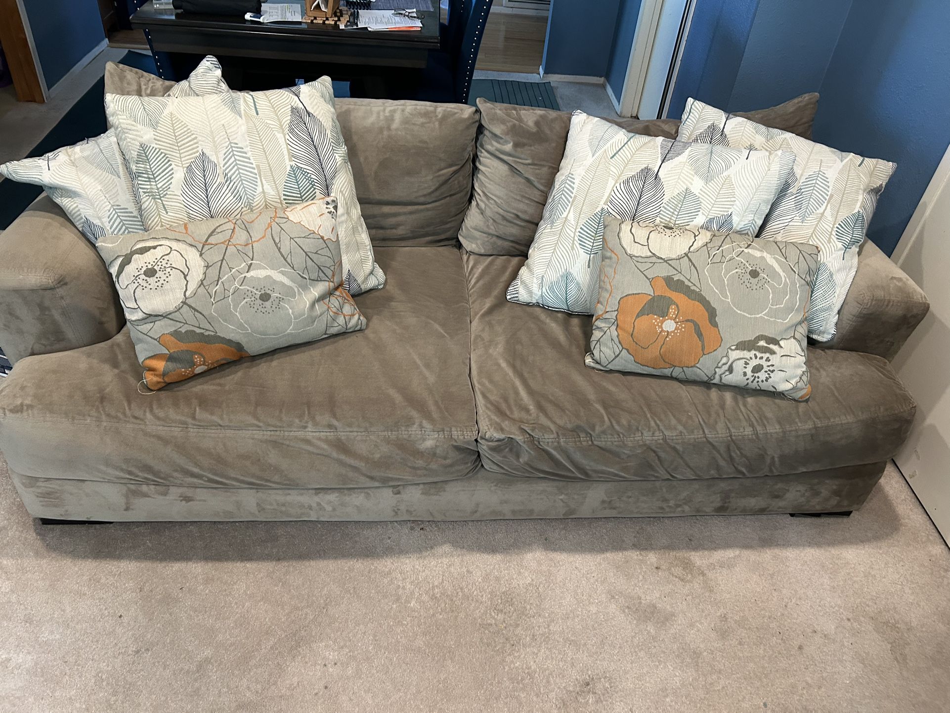 Tan Couch With Throw Pillows