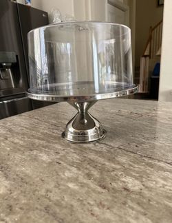 Brand New Cake Stand with Clear Dome