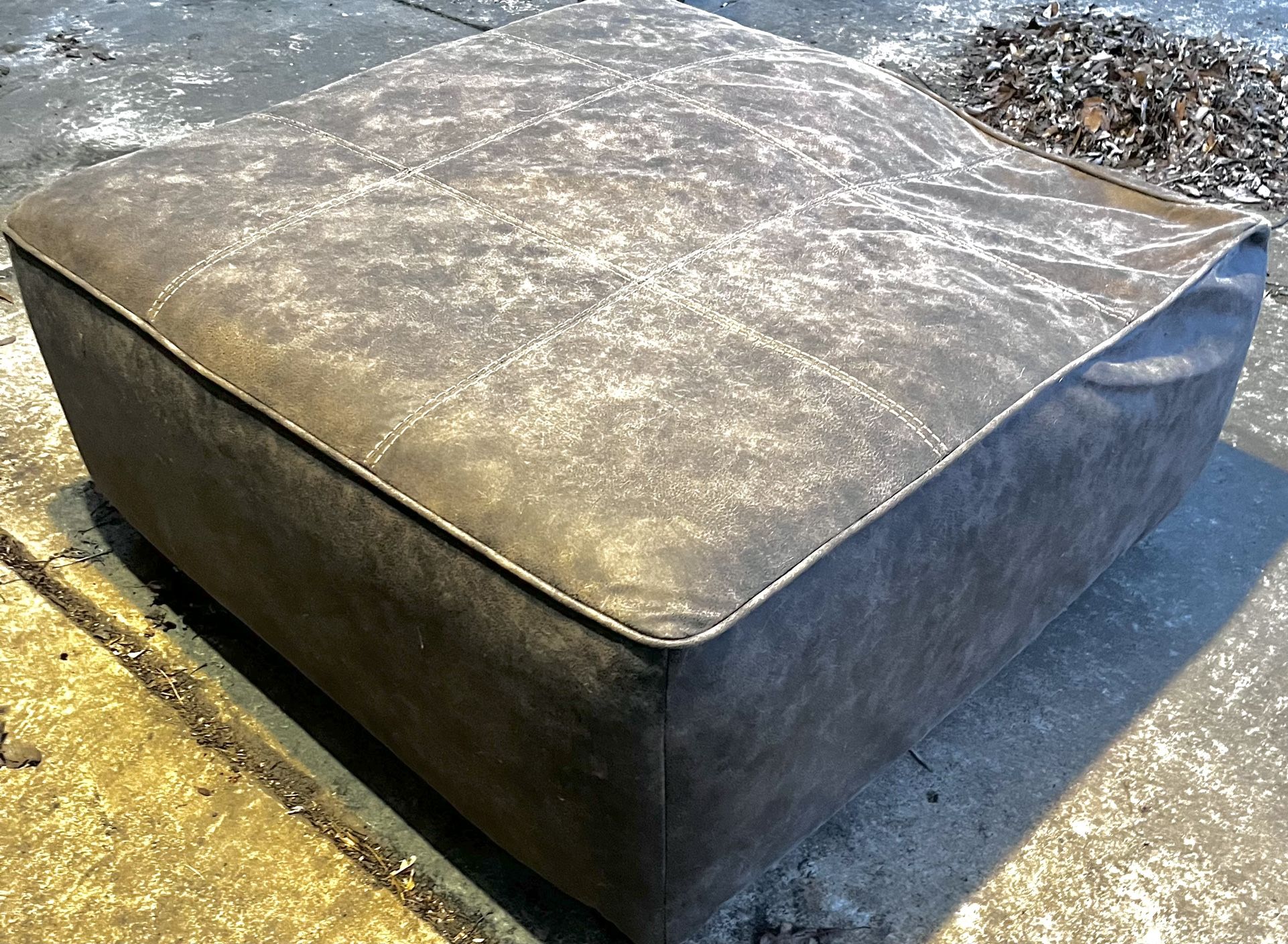 Suede Ottoman (brown)