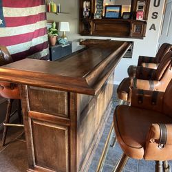 Wooden Bar With 4 Vintage Barstools
