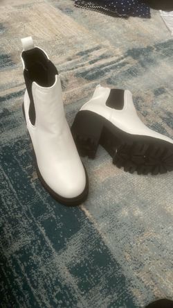 Boots size 11 kid. Size 6 women