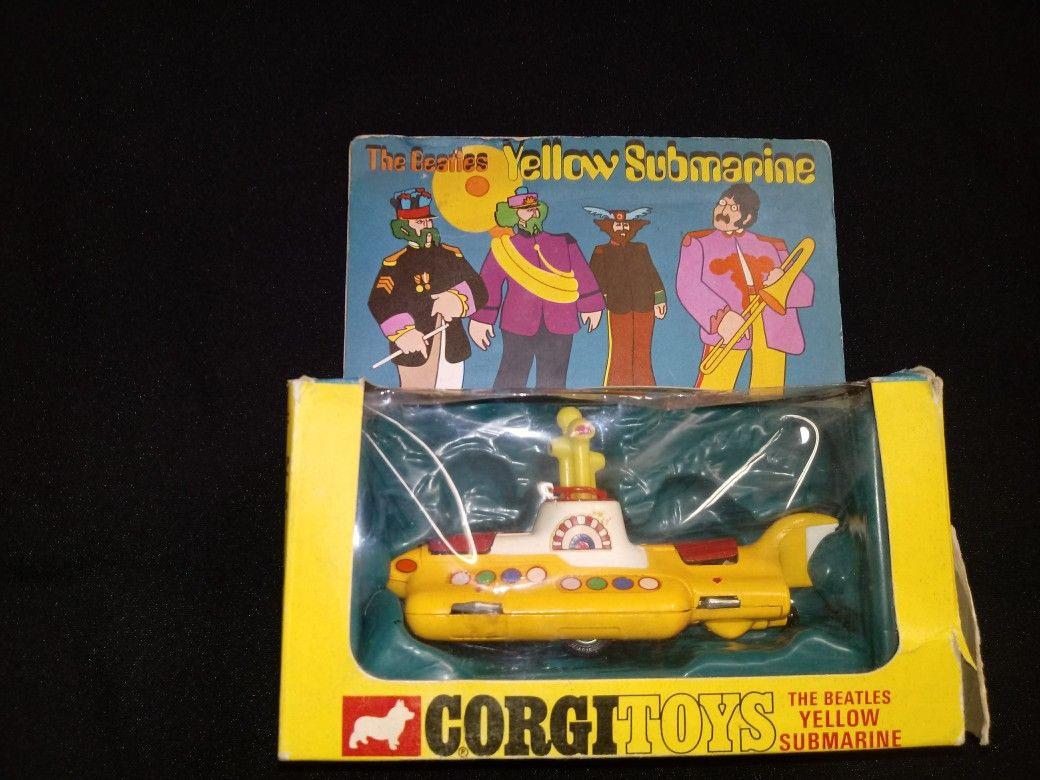Corgi toys 803 beatles yellow submarine