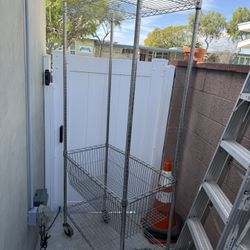 Metal Storage Rack With Basket