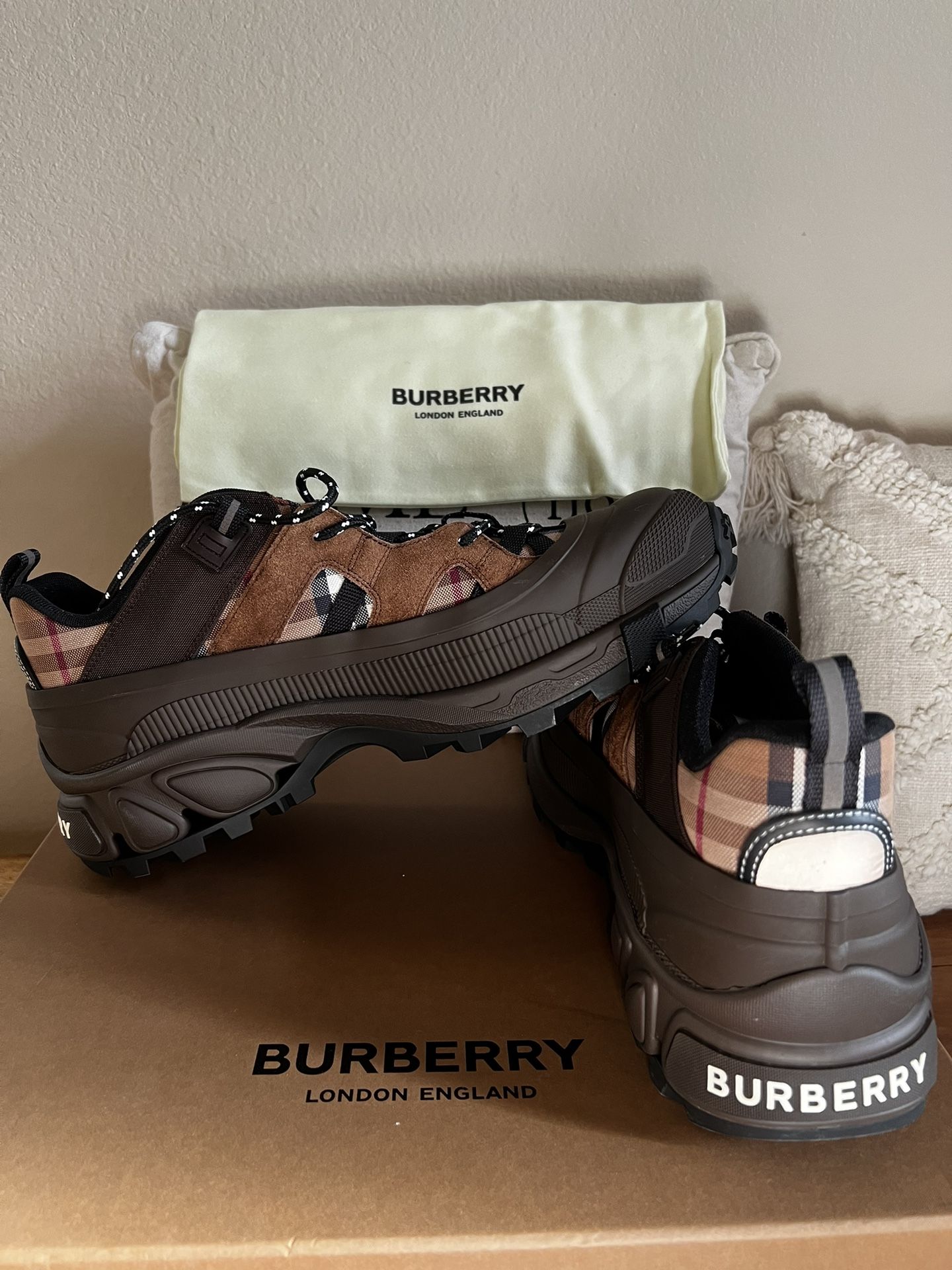 Mens Burberry Tennis Shoes