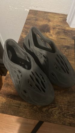 Yeezy foam runners