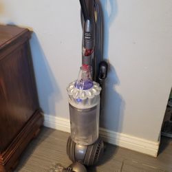 DYSON CARPET VACUUM CLEANER 