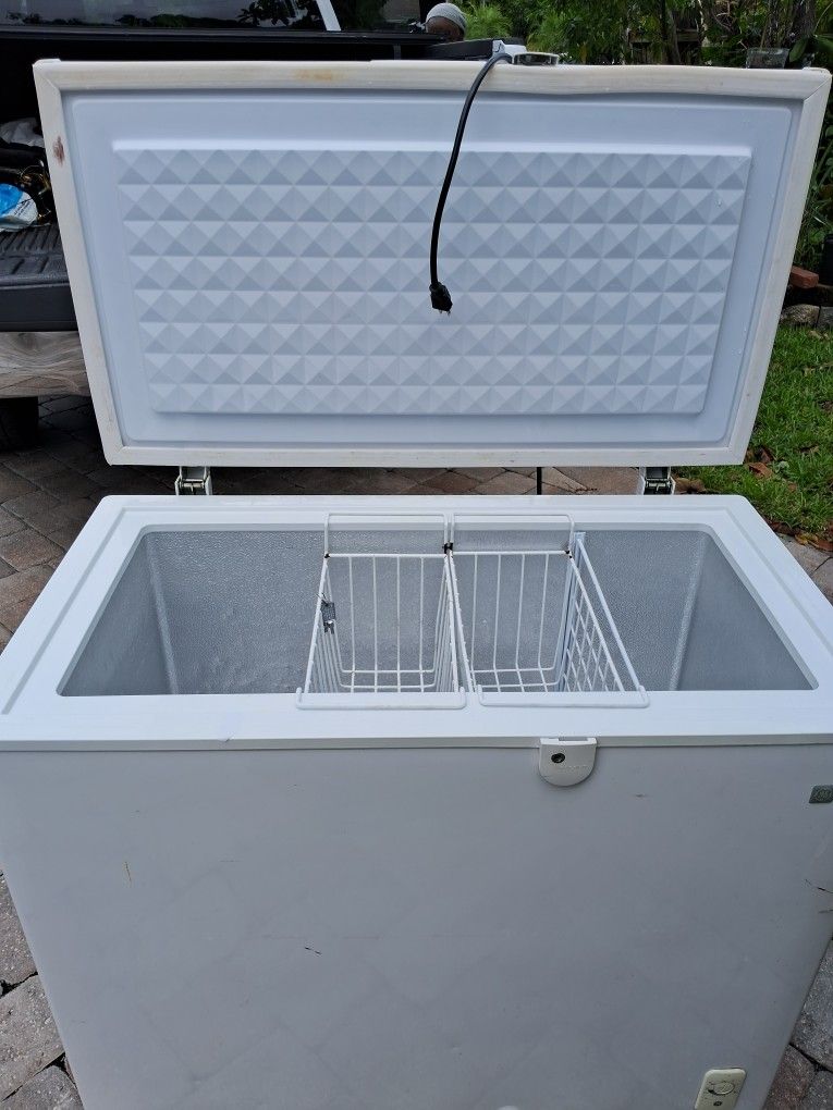 GE Chest Freezer