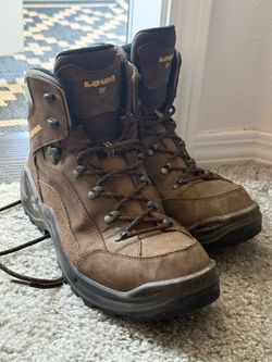 Lowa Renegade Gore-tex mid Boots men’s Size 12