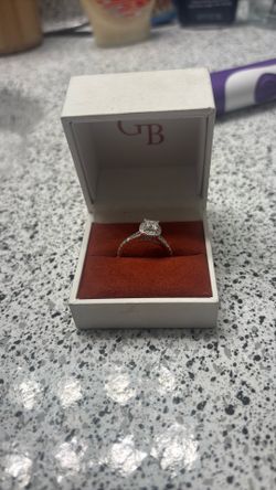 Engagement ring never worn