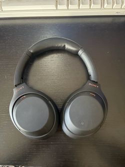 Sony WH-1000XM4 Headphones, Black with case