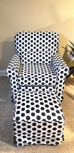 Storkcraft Glider & Ottoman Nursery Set