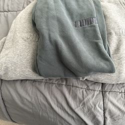 3 Pair Men’s Medium Puma Sweatpants 