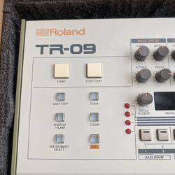 Roland Tr-09 Drum Machine 