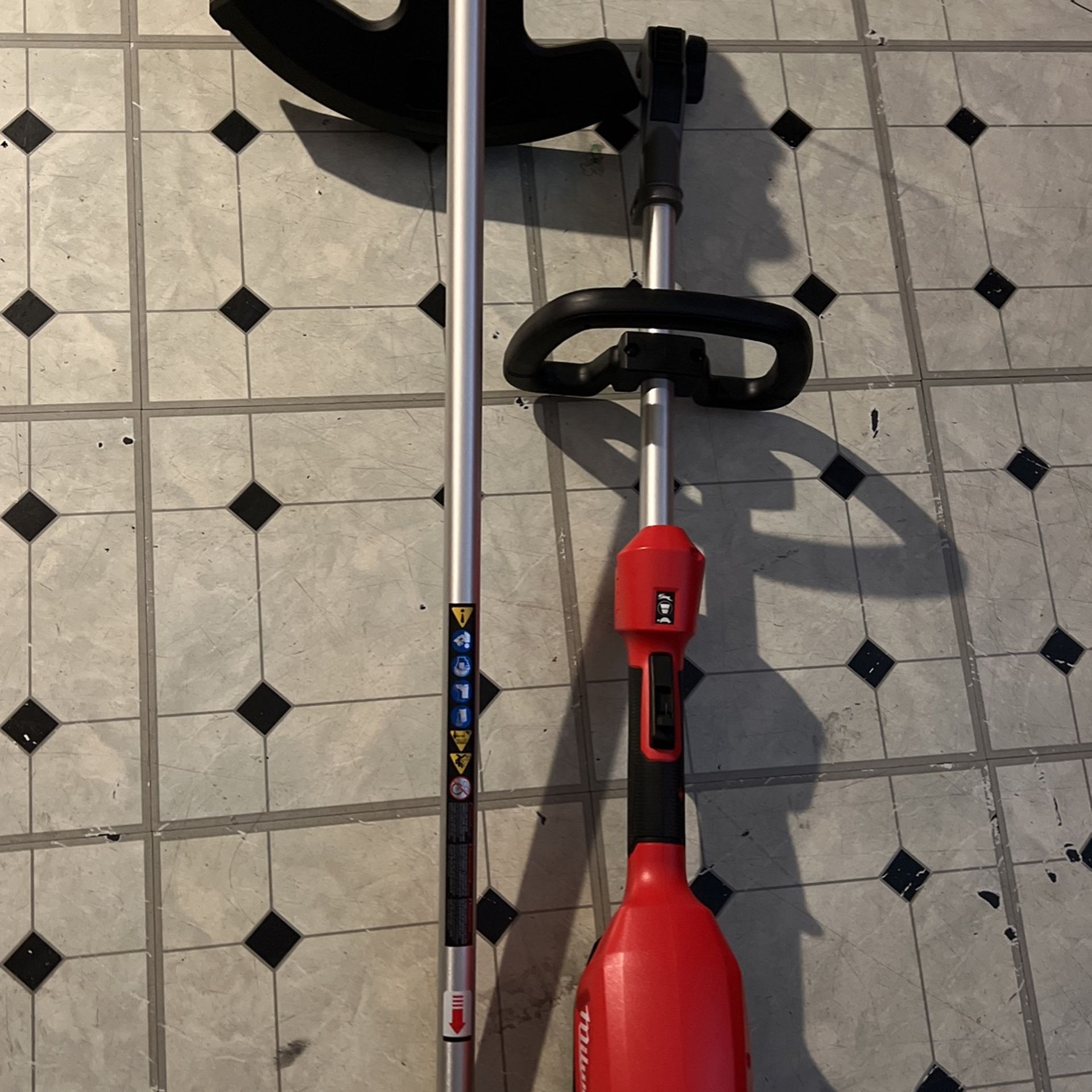 Milwaukee M18 FUEL 18-Volt Lithium-Ion Cordless Brushless String Grass Trimmer with Attachment Capability (Tool-Only)