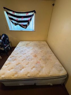 Cali King Bed