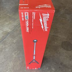 Milwaukee M12 Tower Light