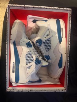 Retro Jordan 4 military blues