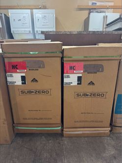 Sub-Zero Undercounter Clear Icemaker