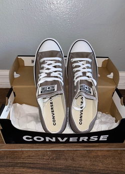 BRAND NEW - Men’s Converse Shoes - Size 9