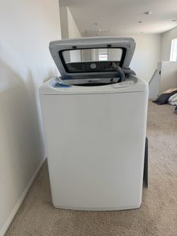 Frigidaire Washer & Dryer Set – Needs Maintenance