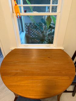 FREE Round Double Drop Leaf Table