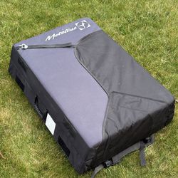 Metolius crash pad for bouldering, rock climbing