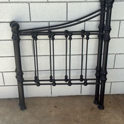 Black Day Bed With Trundle 