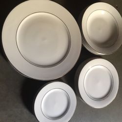 Dinnerware  16 Pc