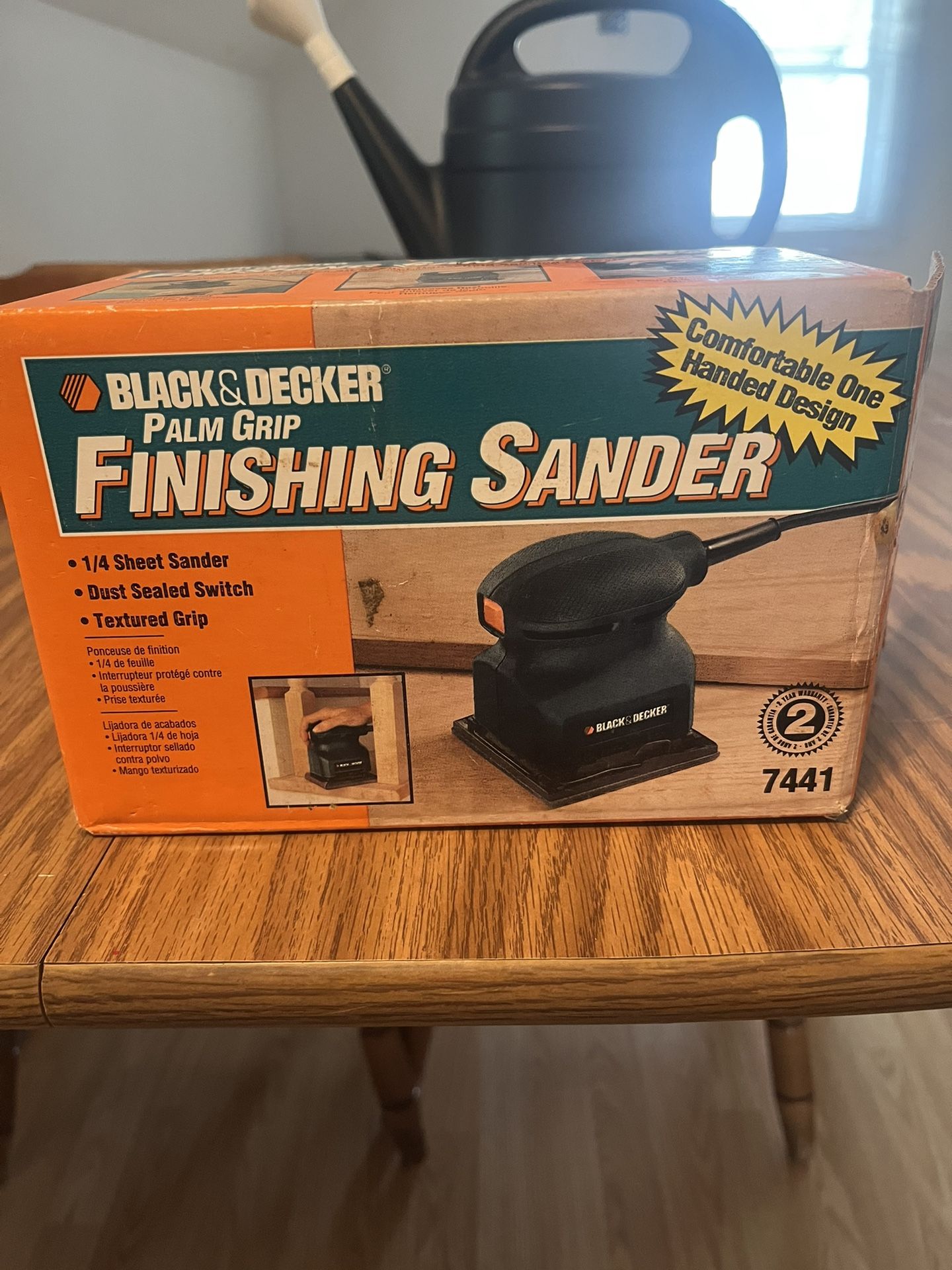 Black & Decker Palm Grip Finishing Sander 1/4 Sheet Sander