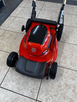 HUSQVARNA Lawnmower HUSQVARNA LE 322R Cordless Battery Lawn Mower Tool Only