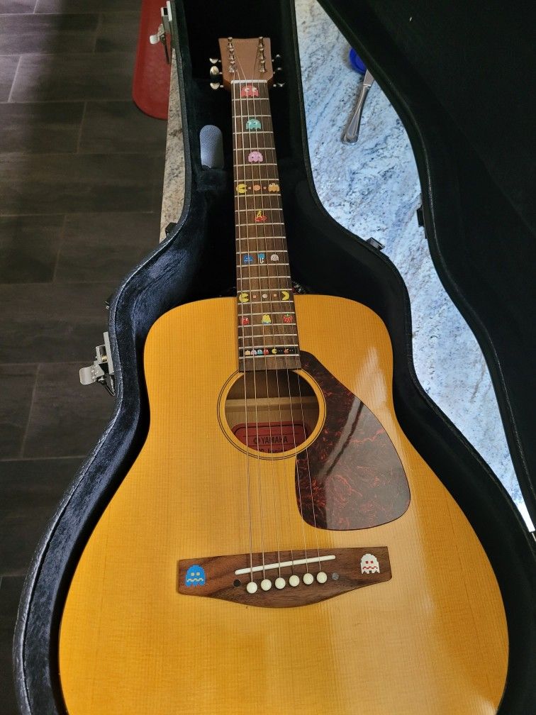 Yamaha Kids Guitar + Case